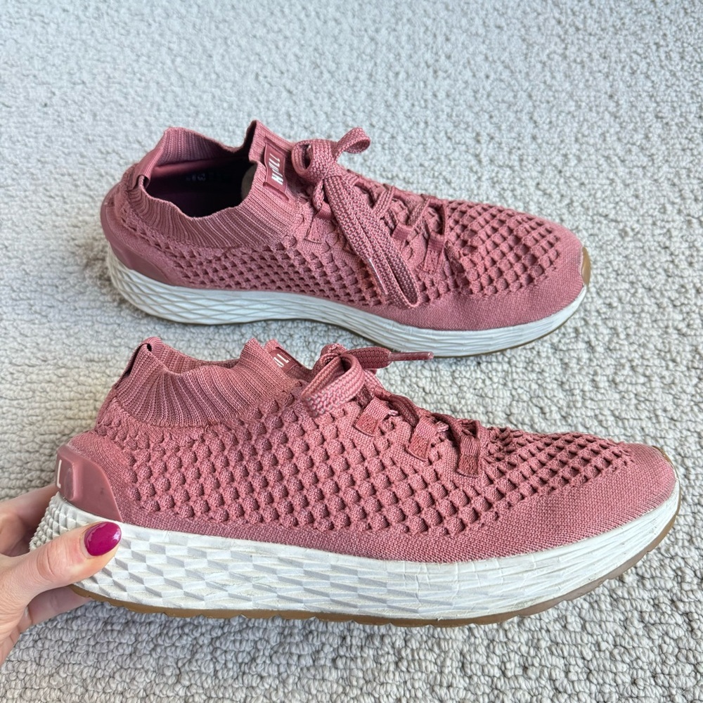 NOBULL diamond knit runner in “redwood”